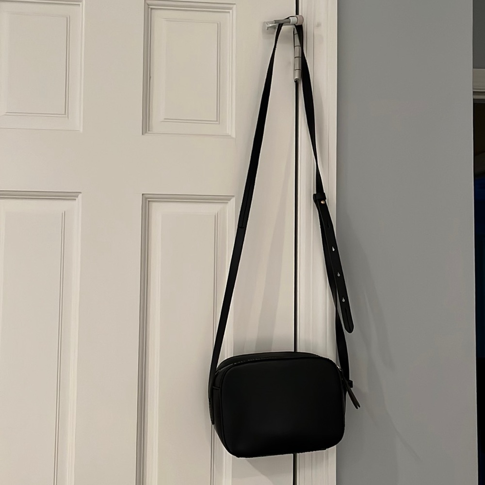 A go-to black bag for days and nights out!